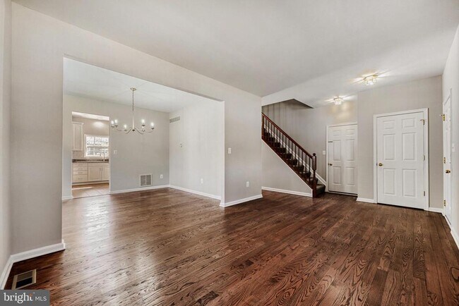 Foto del edificio - 8375 Mitzy Ln