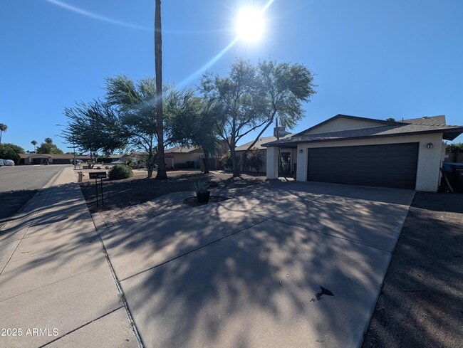 Building Photo - 4909 E Presidio Rd