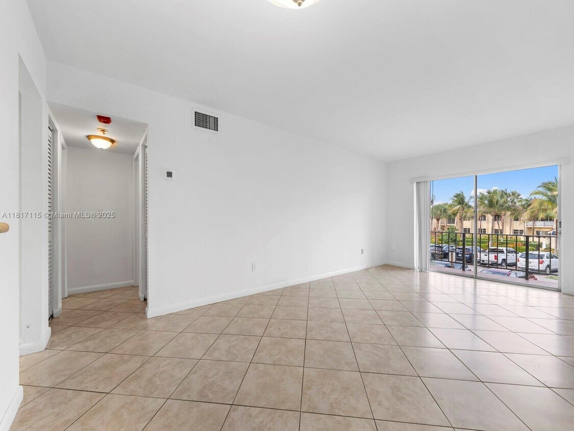 Foto principal - 14034 SW 90th Ave