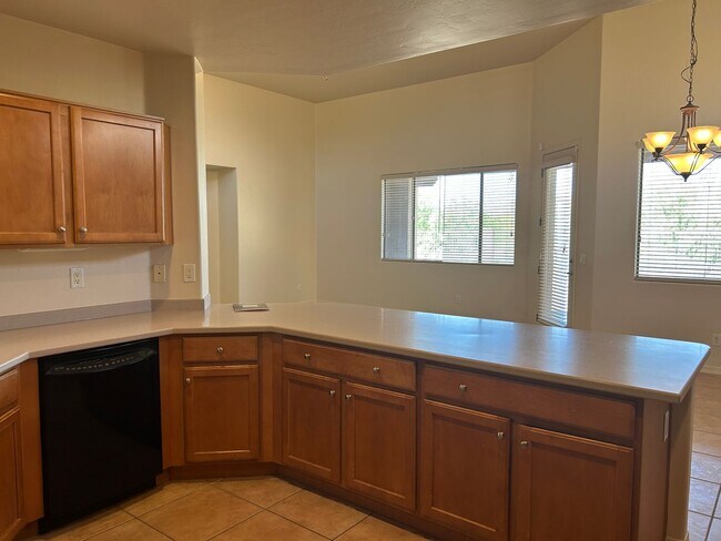 Foto del edificio - 13798 E Fiery Dawn Dr
