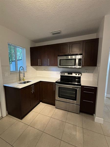 Foto del edificio - 1713 N Dixie Hwy