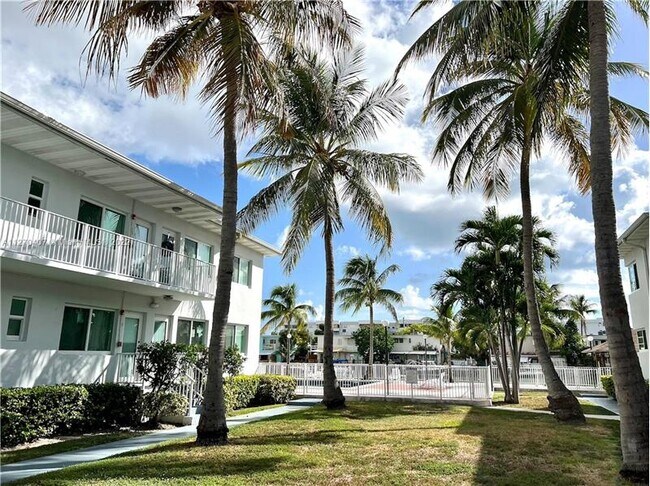 Building Photo - 7207 Bay Dr