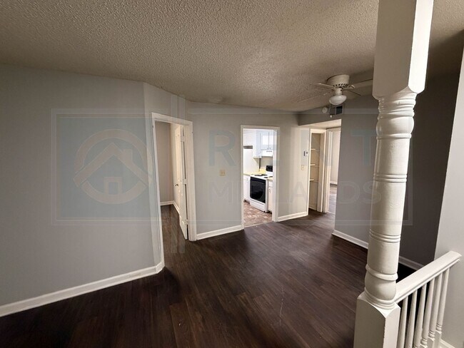 Foto del edificio - 1007 Piney Woods Rd