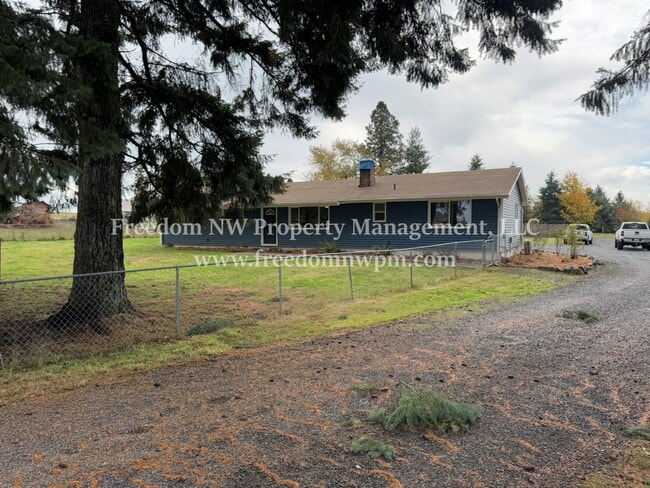 Building Photo - 450 WA-505