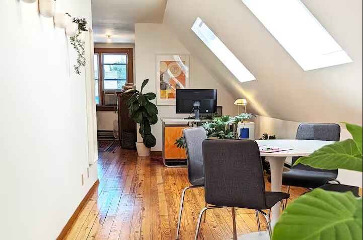 Primary Photo - 509 E Wilson St