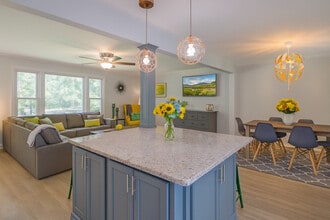 Building Photo - 8800 Nightingale Ln