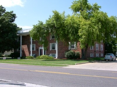 Primary Photo - Park Crest Manor