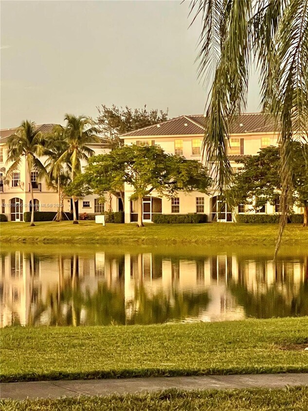 Foto principal - 745 SW 148th Ave