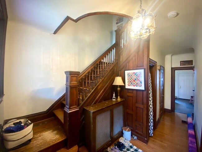 Building Photo - 414 Stratton Ln