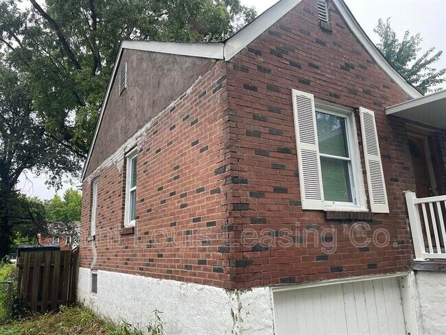 Building Photo - 9559 Edmund Ave