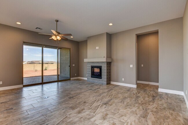 Foto del edificio - Beautiful large 3x2 home in Granite Dells Estates - Dog friendly