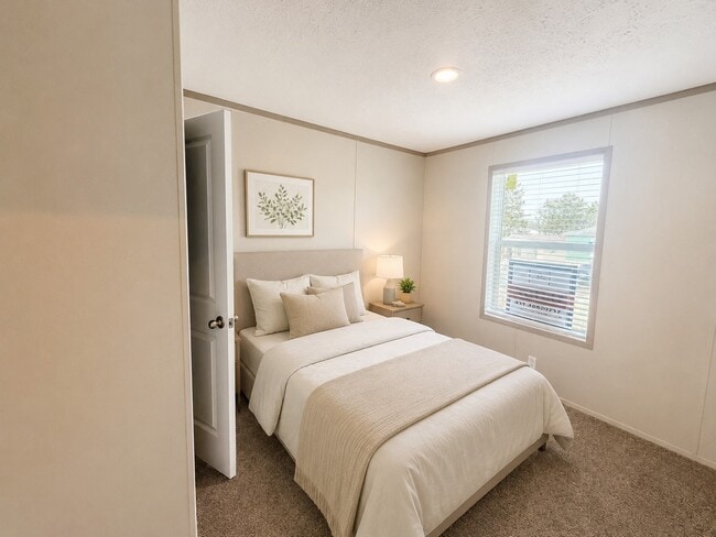 Building Photo - 5501 Toms Pl