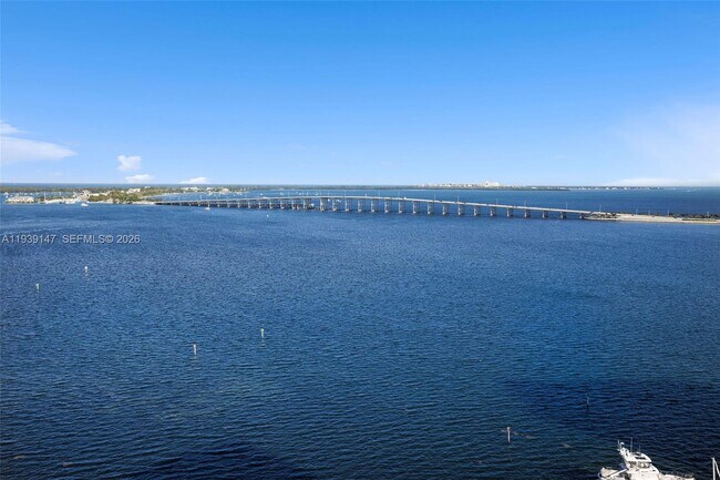 Foto del edificio - 1541 Brickell Ave