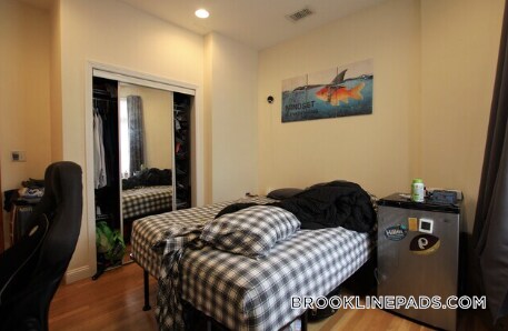 Foto del edificio - 1801 Beacon St