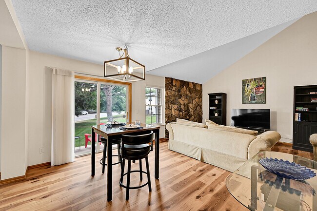 Foto del edificio - 2650 S Vaughn Way