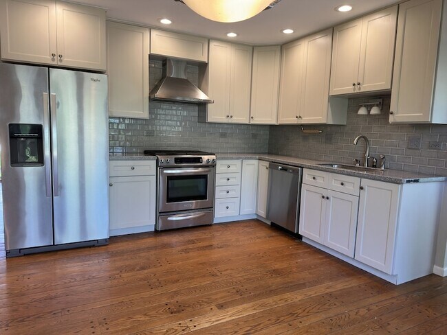 Foto del edificio - 1920 E Peachtree Dr