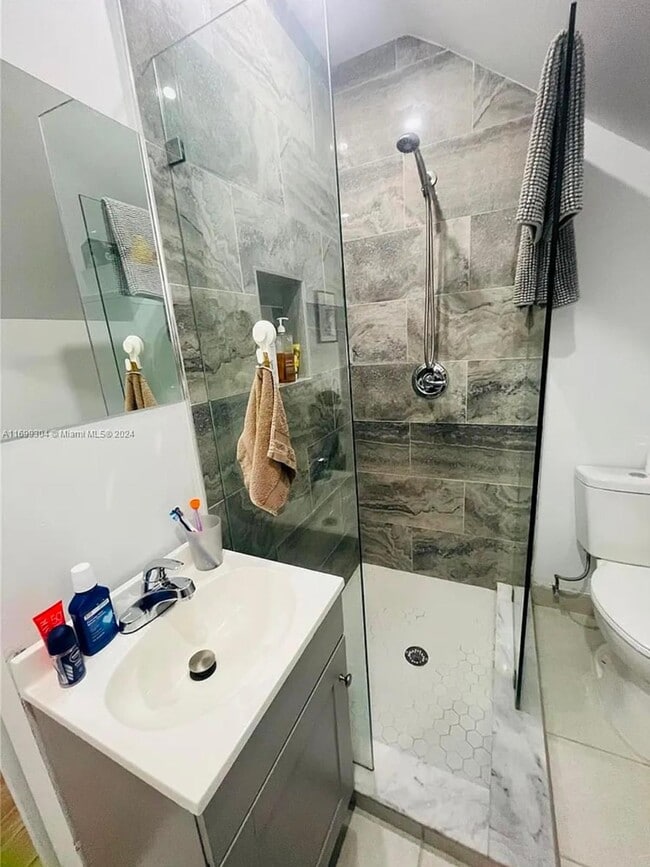 Building Photo - 11389 NW 87th Ave