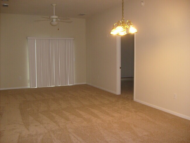 Foto del edificio - 13851 Herons Landing Way #4