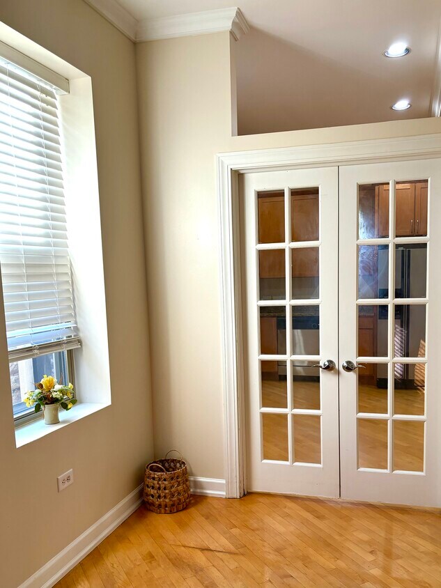 Office/2nd Bedroom - 1618 S Washtenaw Ave