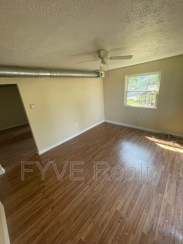 Building Photo - 1518 Chartiers Ave