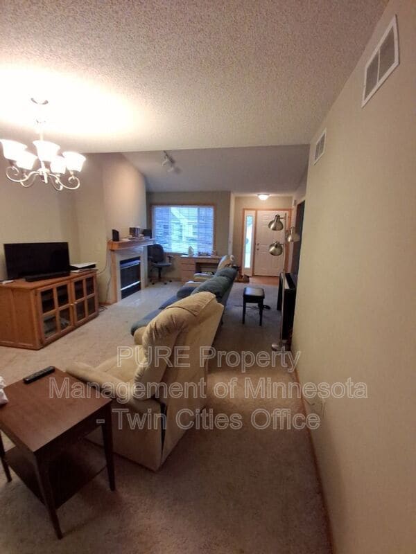 Foto del edificio - 4127 Ruby Ln