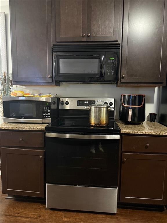 Foto del edificio - 313 Clover Brook Dr