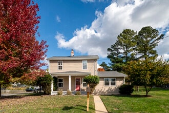 Building Photo - 2201 Alvin Ave