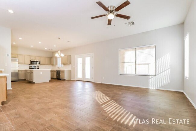 Foto del edificio - 17254 W Country Gables Dr