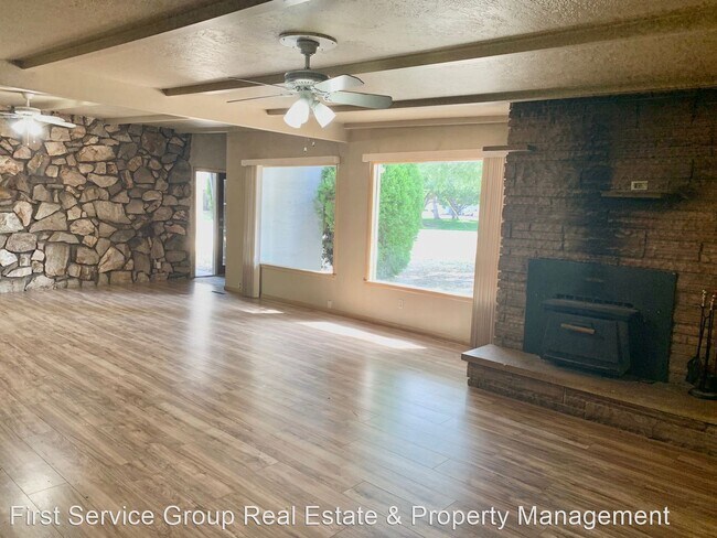 Building Photo - 3 br, 1.5 bath House - 118 E Pennsylvania St