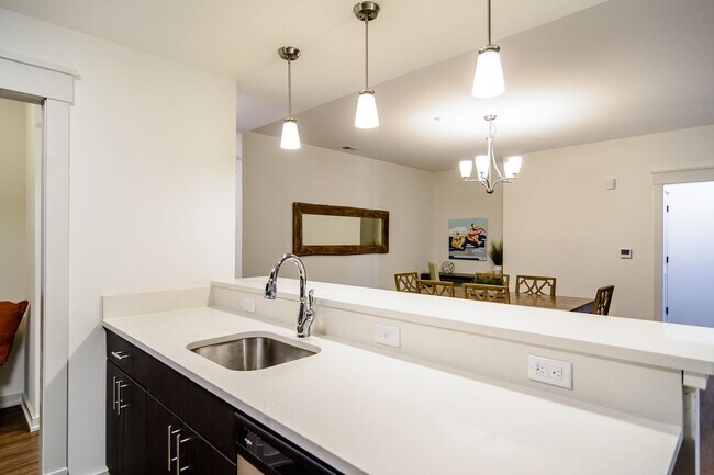 Building Photo - OBX 2 bedroom 2 bath Apartment with FREE storage unit for first 6 months