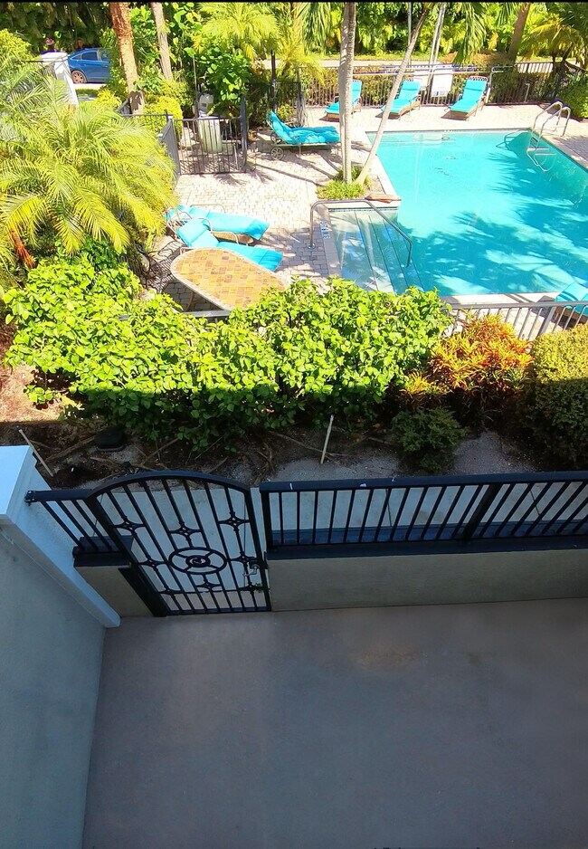 Foto del edificio - 1000 Palm Trail