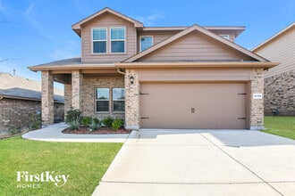 Building Photo - 10109 Huntersville Trl