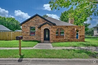 Building Photo - 314 S Tesch St