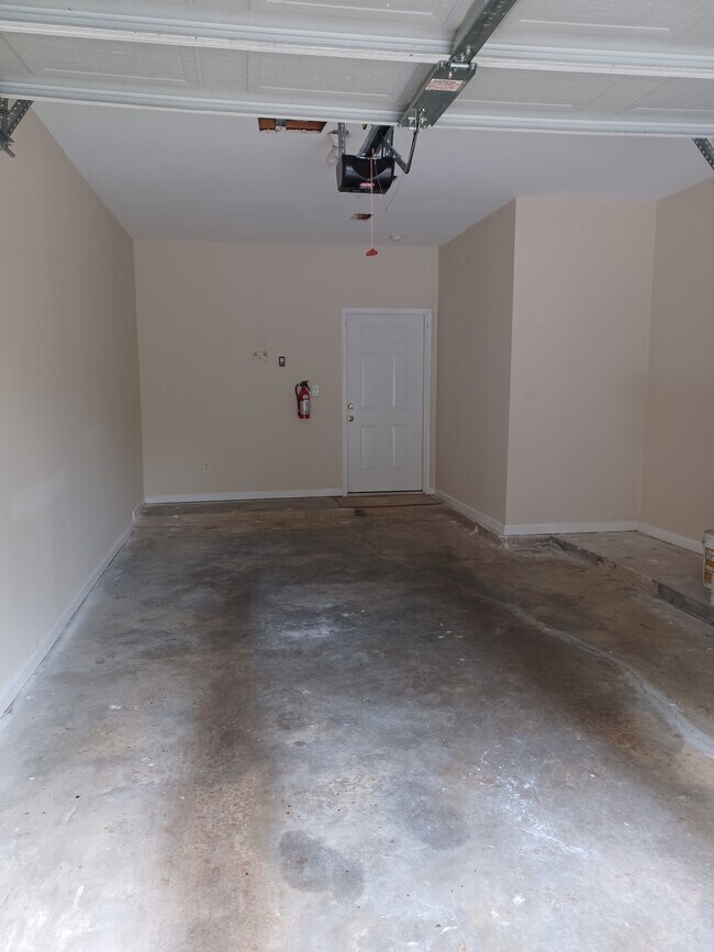 Building Photo - 4118 Woodland Ln