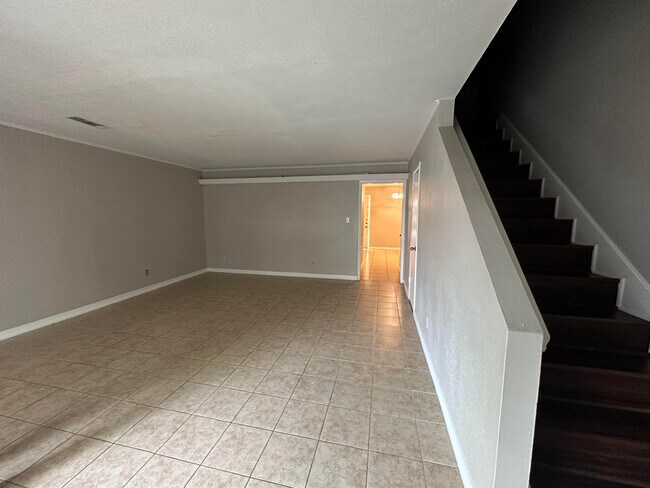 Building Photo - 6712 Biggs Ct