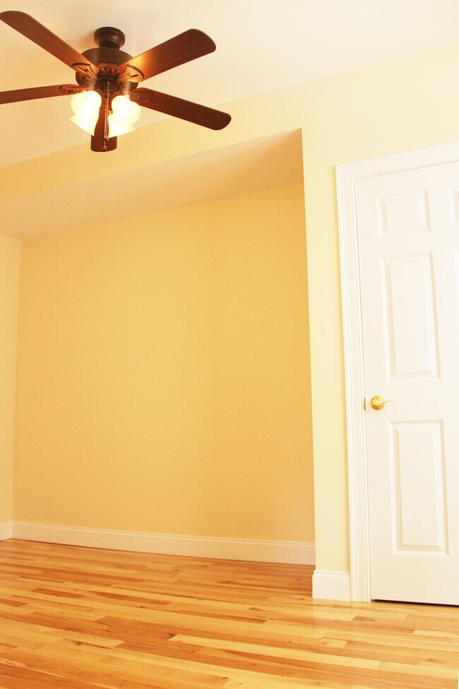 Foto del edificio - 26 Converse Ct