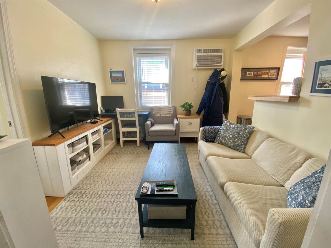 Foto principal - 375 Western Ave