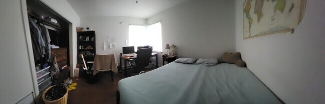 Foto del edificio - Room in 3 Bedroom Home at 213 N Graham St