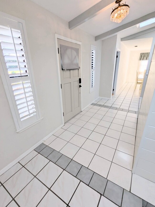 Photo - 945 Bramble Bush Cir W House