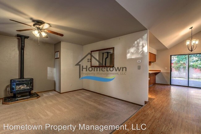 Building Photo - 3670 N Forest Cir