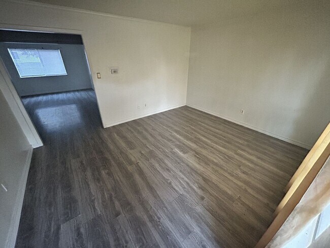 Building Photo - 1312 Leader
