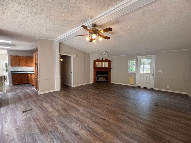 Foto del edificio - 3BR 2BA Home on almost an Acre Lot