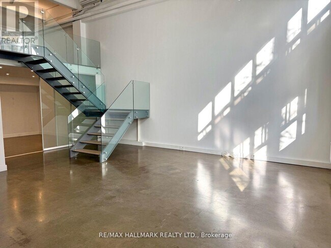 Photo du bâtiment - 1173 Dundas St E