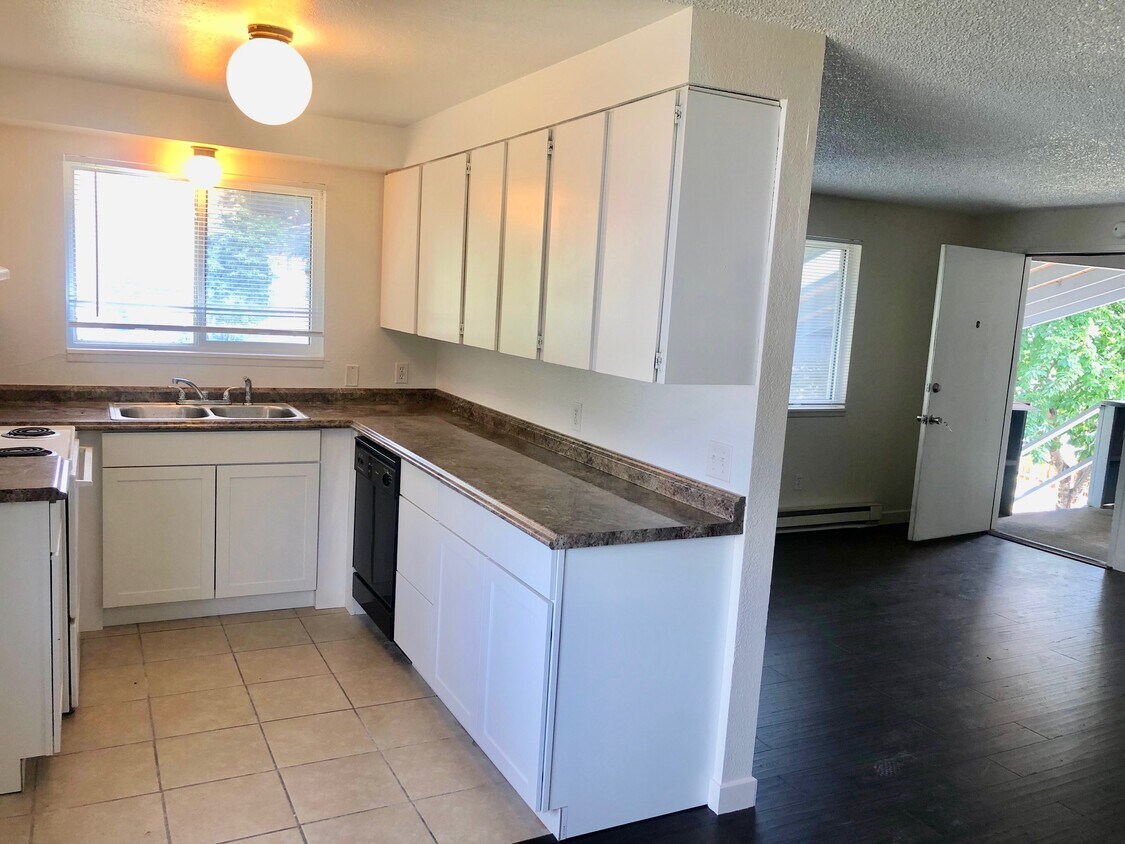 Kitchen - 1408 W 14th Ave