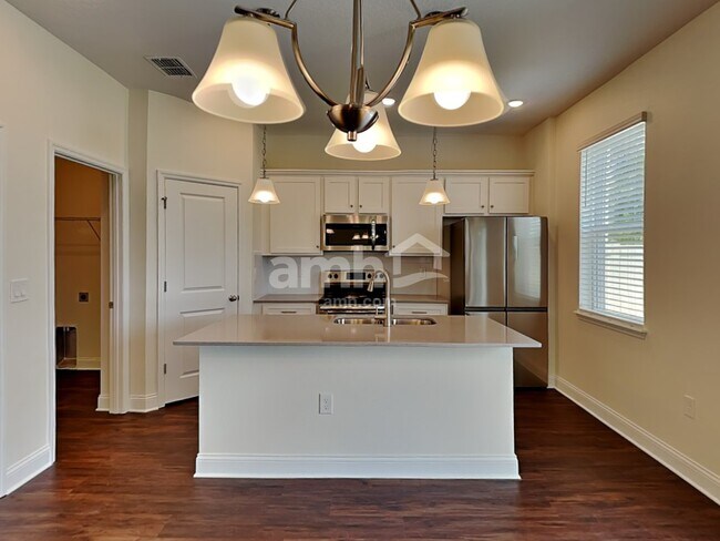 Building Photo - 6106 Little Blf Cir
