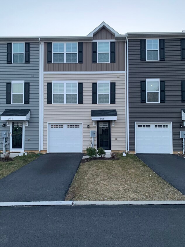 2360 Alex Rd, Easton, PA 18040 Townhome Rentals in Easton PA
