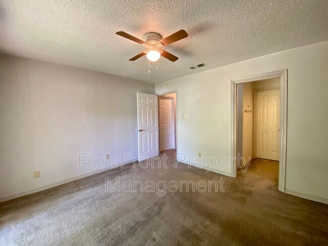 Building Photo - 14525 Clovelly Wood
