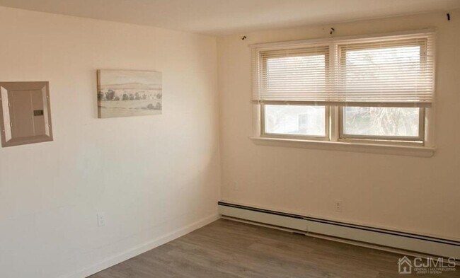 Foto del edificio - 3 Brookville Rd