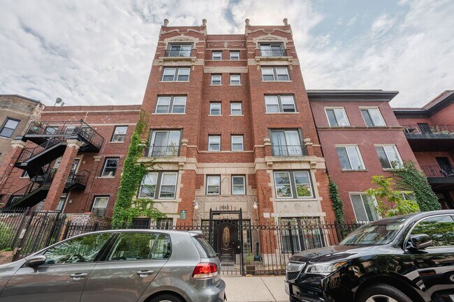 Foto del edificio - Uptown - 2 Bed / 2 Bath - Central Heat & AC