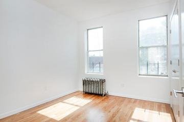 Building Photo - 572 E 26th St